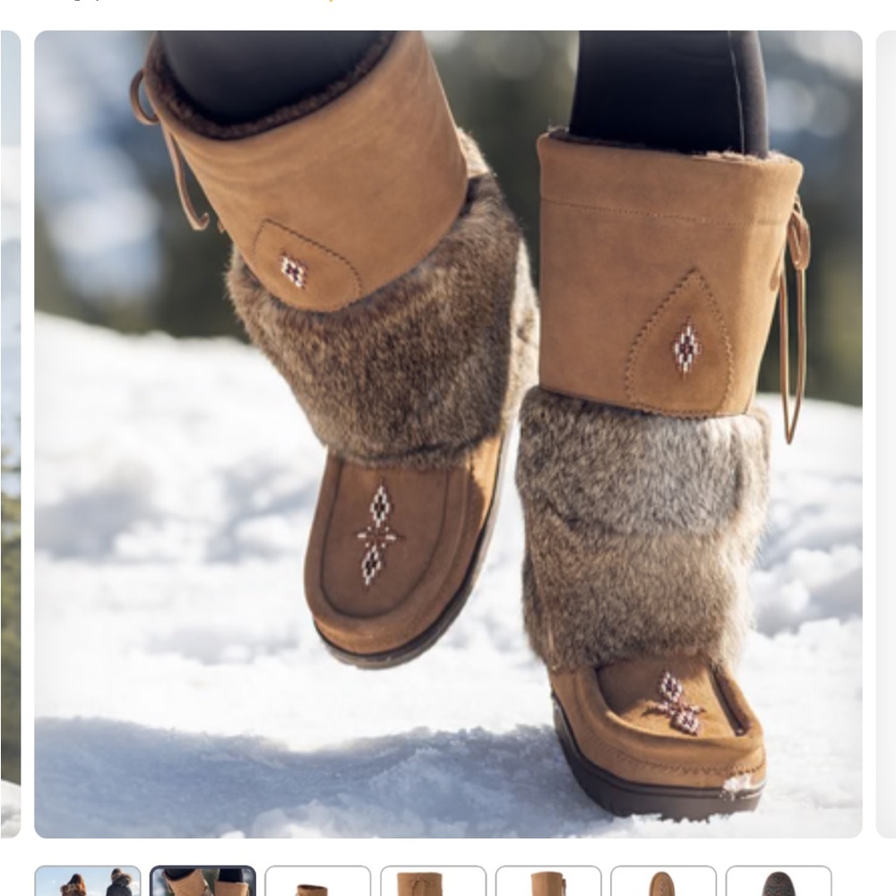 Manitobah mukluks Women's Tan Fur-Lined Boots